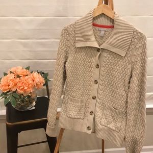 Cozy knit sweater cardigan with pockets and collar